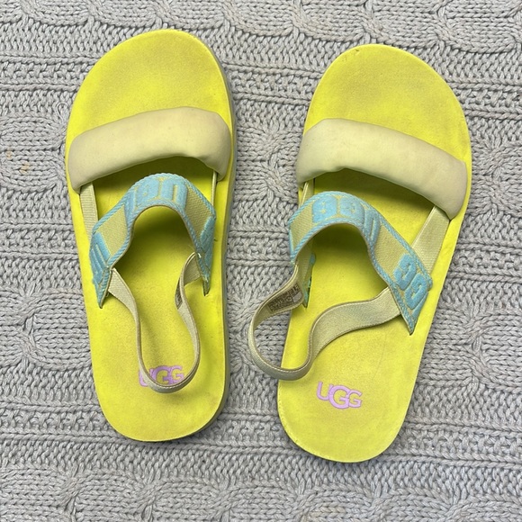 UGG sandals kids size 3 - Picture 3 of 9